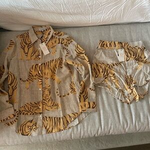 Las Surenas Tiger Print Women's Matching Set